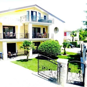 https://apartments-aida-umag.in-istria.net