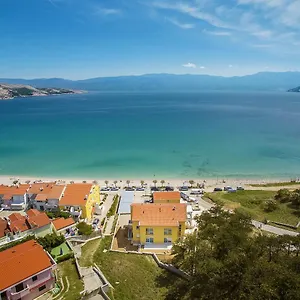 https://apartments-capic-niko.primorje-gorskikotar.com