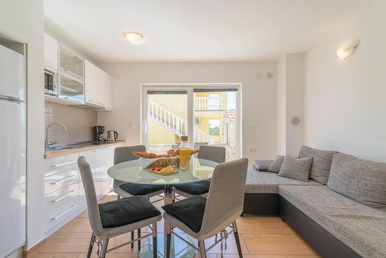Apartments Enona Nin